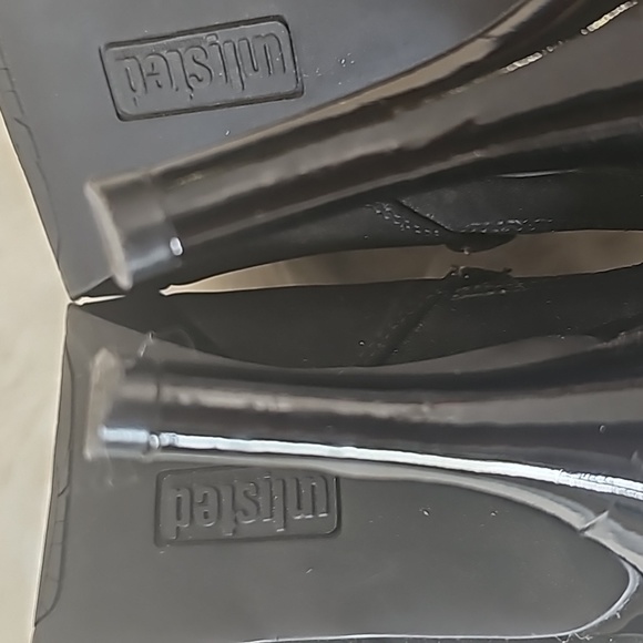 Unlisted E-File black high heel ankle booties 3 buttons side elastic  8 1/2 Med - Picture 9 of 10